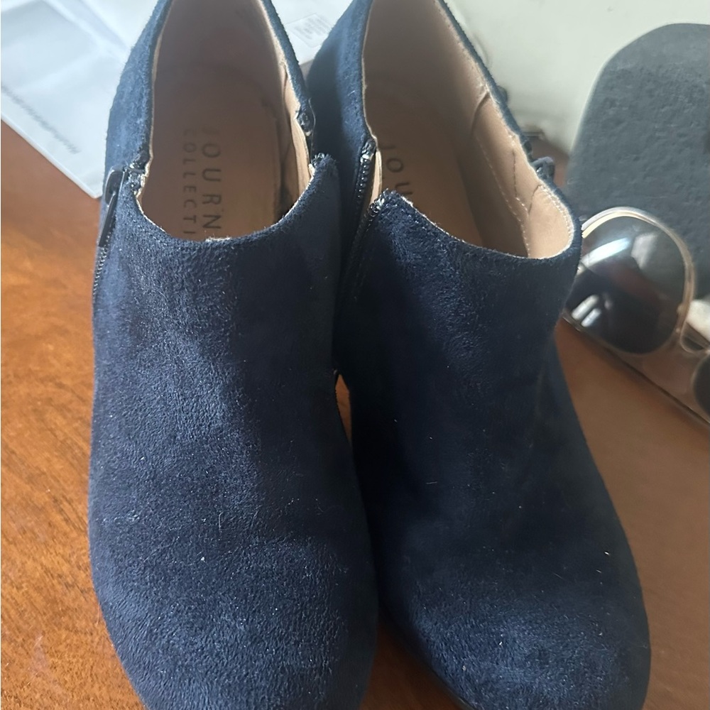 Journee Collection Blue Ankle Booties Suede ***rare navy***